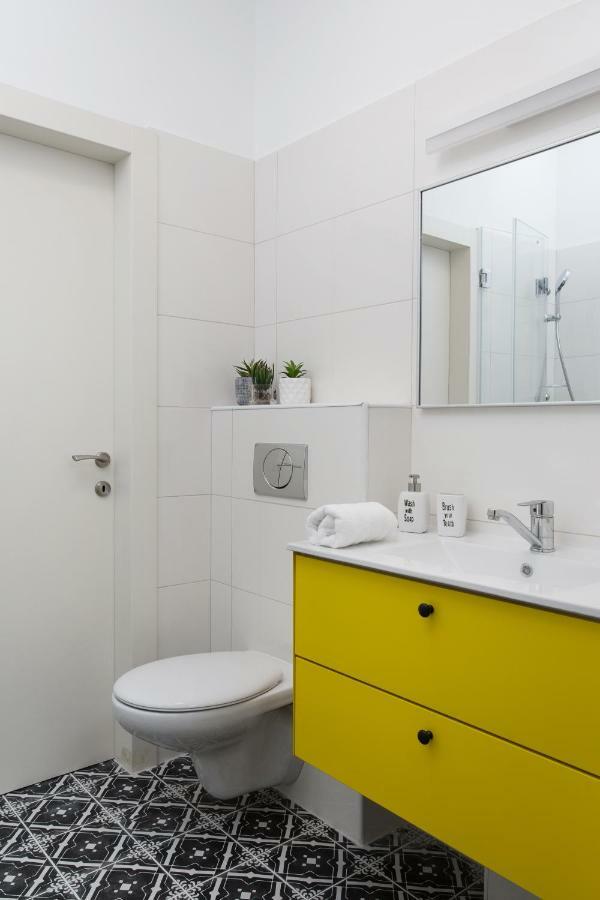 Colorful Bnb Apartment Haifa Esterno foto