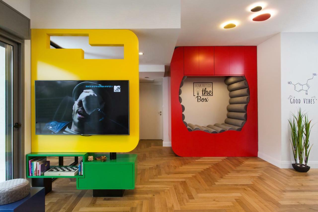 Colorful Bnb Apartment Haifa Esterno foto