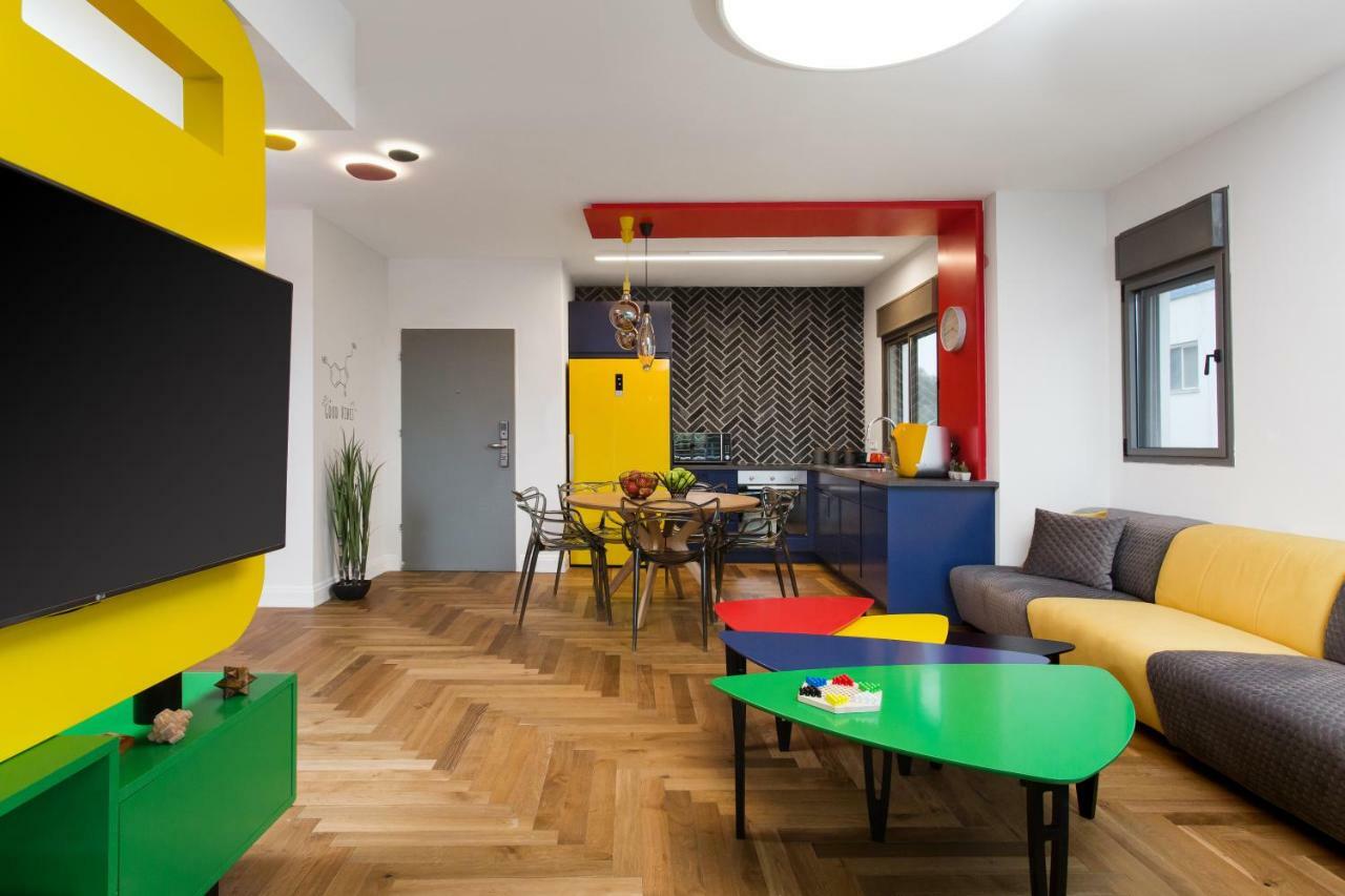 Colorful Bnb Apartment Haifa Esterno foto