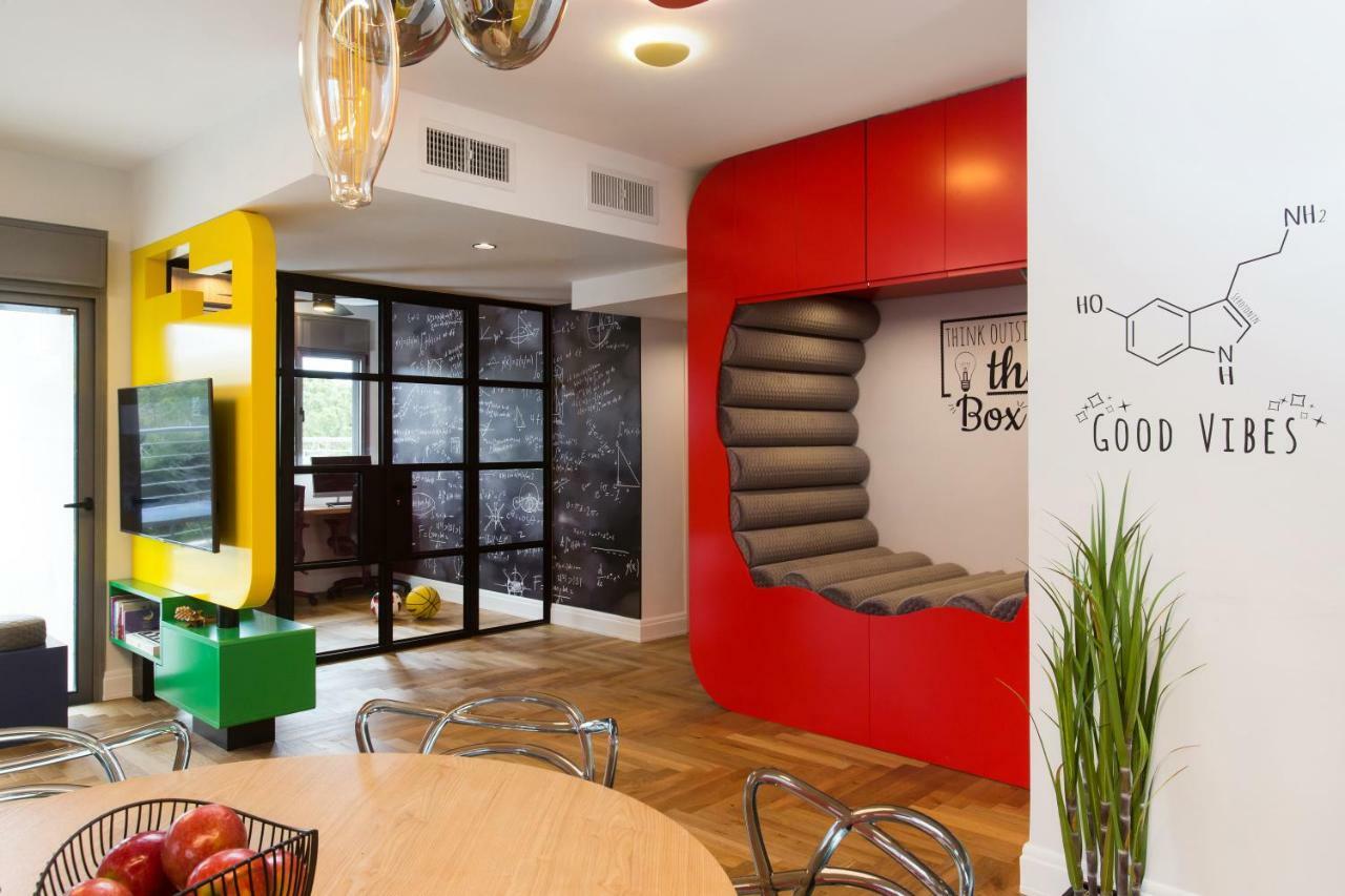 Colorful Bnb Apartment Haifa Esterno foto